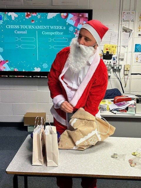 Our Chess Club came to a spectacular end in the week with a visit from a festive face! We’d like to congratulate Ellie (Y7) and Sienna (Y9) for being the winners of our first tournament of this school year. Chess Club will return on Thursday 15th January.
#HollyLodgeLife #ExpectToAchieve