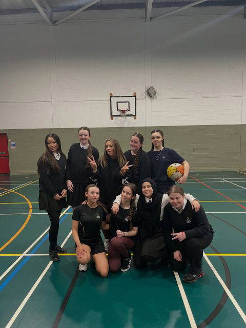Last week Year 11’s wellbeing week activities were a great success! Chats and games in the common room and of course the deciding fixture of Staff vs. Students bench ball - although that one seemed to be more successful for our staff team.. 🏆 thanks to everyone who took part!
#HollyLodgeLife #ExpectToAchieve