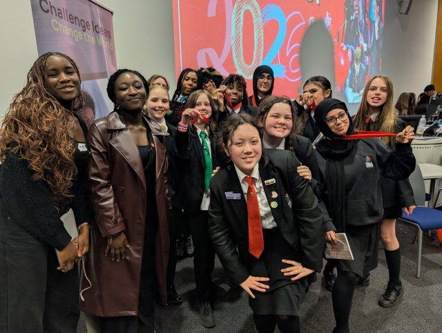 Well done to our Debate Maters who came in second and third place at Liverpool DebateMate UDL. Thanks to the mentors, Sharon and Kate for their training and support this year! @DebateMate
#HollyLodgeLife #ExpectToAchieve #DebateMate