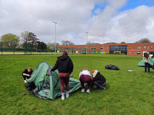 Saturday saw our Year 9 D of E students complete a Bronze training session at school. It was aimed at both students and parents to fully get to grips with what they can expect on the expedition. We had a great day and are excited for the qualifier in May!
#HollyLodgeLife #ExpectToAchieve
