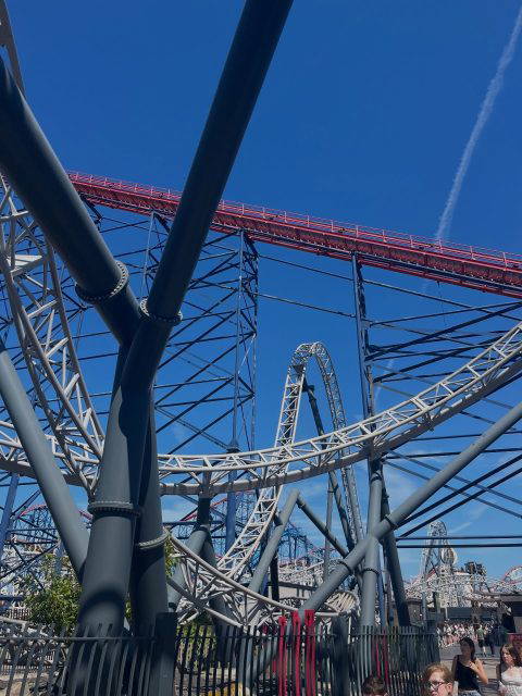Blackpool Rewards Trips complete! ✅🎢
Two days, hundreds of students - we hope you all enjoyed yourselves! Well done for how you represented the school while we were off site, you should be really proud. Thanks to all the staff who organised the days!
#HollyLodgeLife #ExpectToAchieve