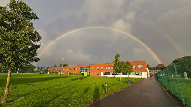 A lovely shot of school captured this morning by our very own Mr Maloney! Thanks for sharing 👏
#HollyLodgeLife #ExpectToAchieve